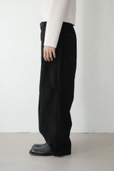 volume curved corduroy pants