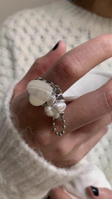 Nacre.pearl.heart silver shell ring