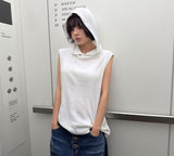 リブドフーデッドスリーブレス
