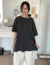 WAFFLE BUTTON OVERSIZED TEE (3C)