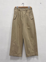 CURVED TUCK COTTON TROUSER