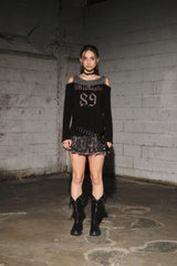 2 eyelet t (black)