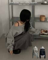 Off-shoulder cotton training band string sweatshirt (2 colors)
