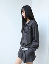 ストライプ ラッフル フーデッド シャツ(CHARCOAL)