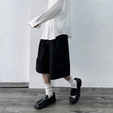 Side-Studded Pleated Baggy Shorts