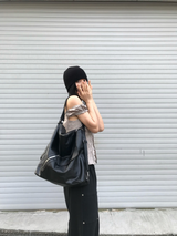 ビッグショルダークロスバックパック