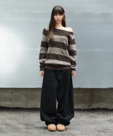 DAMAGED OFF SHOULDER STRIPE KNIT_BROWN