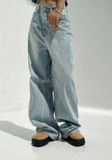 (UNISEX) RIVER DAMAGE UNIQUE WIDE LIGHT BLUE UNISEX PANTS