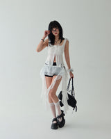 a bean button punching bustier blouse