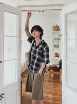 Isle One Tuck Bermuda Half Slacks