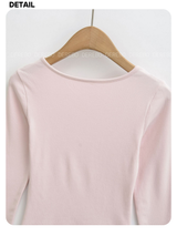 deep wide-neck slim long-sleeved knit shirt