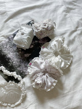 Winter rose scrunchie (pattern)