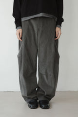 volume curved corduroy pants