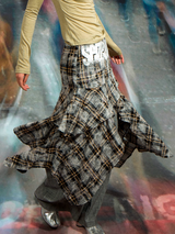 'out of rule'Irregular graffiti printed plaid skirt