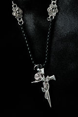 black chic cross necklace | 블랙 체인 장미 십자가 목걸이