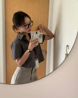 [BELLIDE MADE] Standard semi-cropped short-sleeved shirt & blouse