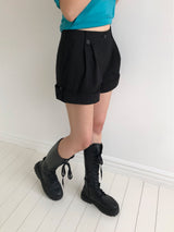 エレン ボタン ロールアップ ショーツ