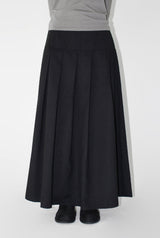 FLUID PLEATS LONG SKIRT
