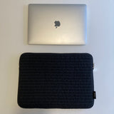 Clam タブレット＆ラップトップケース _ ソフトブラック (15 inch)