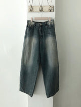 Wide volume jeans