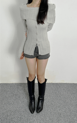 (SOFT-FIT CHAMPION🖤🩶/BEST VALUE/END-OF-YEAR LOOK🤍) 2 COLORS シックソフトフィットオフショルダーボタンニット