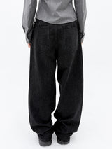 BASIC TWO TUCK BLACK DENIM