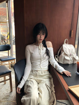 ワンショルダーリボンTシャツ