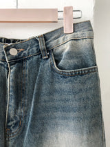 Wide volume jeans