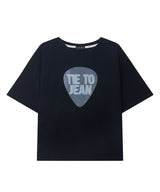 ピックグラフィック レギュラーフィット  セミクロップドTシャツ ブラック