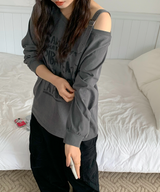 ユトワンオフショルダー Tシャツ