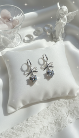 [IU Piercing] Dainty Heart Crystal and Ribbon Huggies Piercing - Silver Color