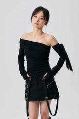 RIEN ONE-SHOULDER SHIRRING TOP / BLACK
