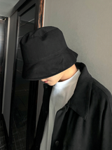 Minimal short brim bucket hat