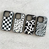 【MADE】ブラック&ホワイト ミルク カウ iPhoneケース [Glossy Glass/Magsafe]