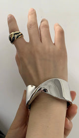 Black pattern gold ring