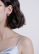 [クォン・ウンビ Piercing] メタルローズピアス - Silver Color