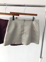 サテンミニスカート