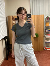 ムーブVネックTシャツ