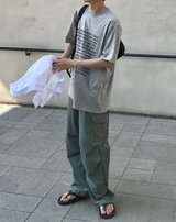 スクエアフレームレタリング半袖Tシャツ