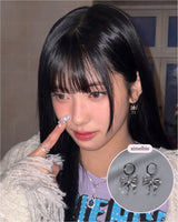 [IZNA ココ Piercing] メルティングリボンハギーズピアス - Silver Color