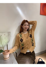 Argyle pattern wool knit cardigan