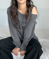 ユトワンオフショルダー Tシャツ