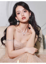 Waltz necklace