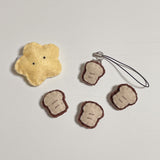 [MADE] Mini Bread Key ring