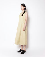 バックレスロングワンピース（ベージュ）