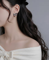 [ILLIT ウォンヒ Piercing] パフィーリボンピアス - Silver Color