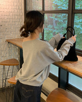  Kya off-shoulder man-to-man