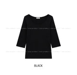 Stay U-Neck Three Quarter T-Shirt