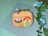 【MADE】ブルーバードハウスエアポッズケース