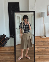 Isle One Tuck Bermuda Half Slacks